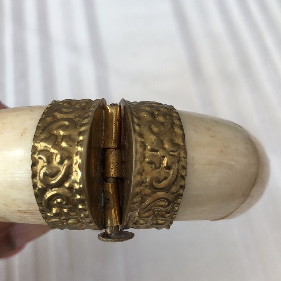 Ivory and Stone Bangle - Picture 4 of 8